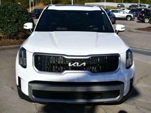 Used 2023 Kia Telluride EX w/ EX Captain's Chair Package image 8