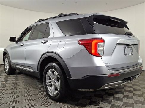 Used 2023 Ford Explorer XLT w/ Equipment Group 202A image 7