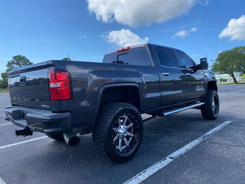 Used 2016 GMC Sierra 2500 Denali w/ Duramax Plus Package image 9