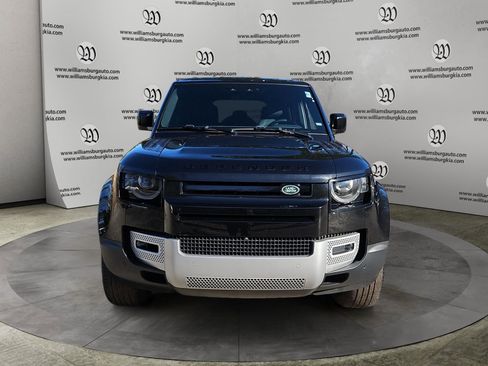 Used 2025 Land Rover Defender 110 S image 8