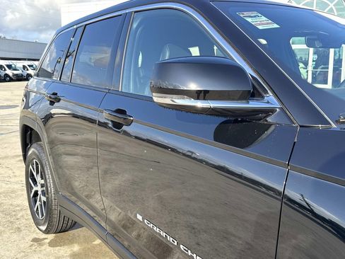New 2025 Jeep Grand Cherokee Limited image 15