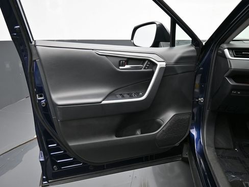 Used 2023 Toyota RAV4 Limited image 9