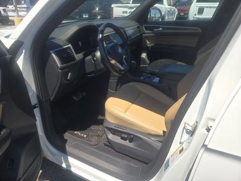 Used 2020 Volkswagen Atlas Cross Sport SEL R-Line AWD/4WD image 29