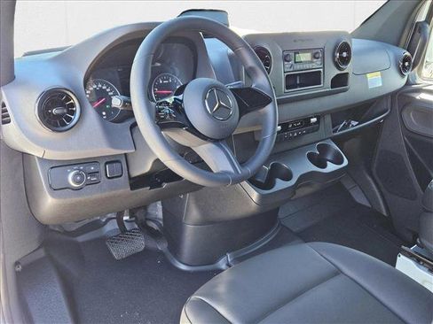 New 2025 Mercedes-Benz Sprinter 2500 image 9