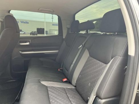 Used 2017 Toyota Tundra SR5 w/ SR5 Upgrade Package AWD/4WD image 17