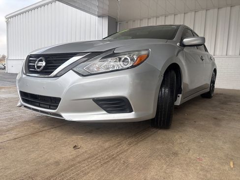 Used 2017 Nissan Altima 2.5 S w/ Power Driver Seat Package image 35