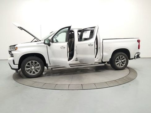 Used 2022 Chevrolet Silverado 1500 High Country w/ Technology Package AWD/4WD image 12