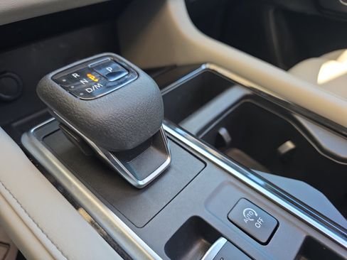 Used 2022 Nissan Pathfinder SL w/ SL Premium Package image 20