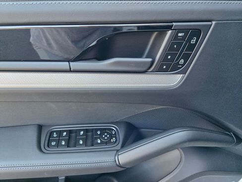 New 2025 Porsche Cayenne S image 19