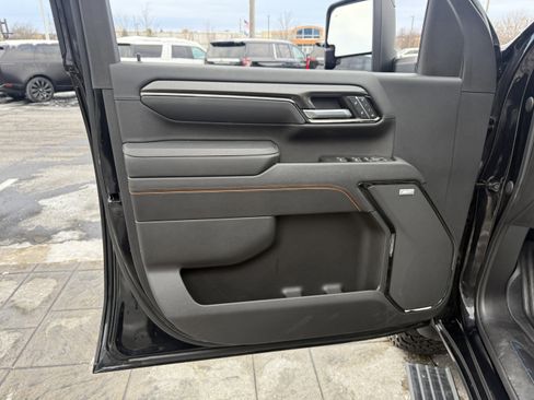 Used 2024 GMC Sierra 2500 AT4 w/ Technology Package image 16