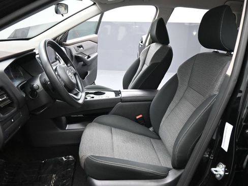 Used 2021 Nissan Rogue SV image 10