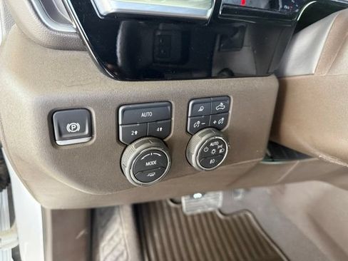 Used 2024 Chevrolet Silverado 1500 LTZ AWD/4WD image 17