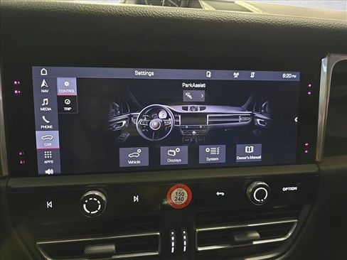 Used 2025 Porsche Macan AWD/4WD image 24