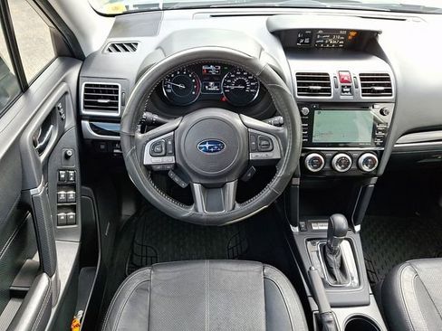 Used 2017 Subaru Forester 2.5i Touring AWD/4WD image 11