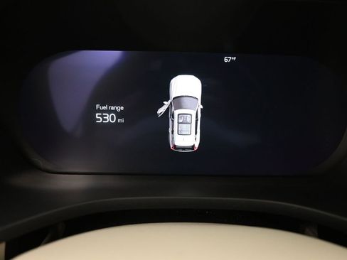 Certified 2023 Volvo XC60 B5 Plus w/ Protection Package Premier image 12