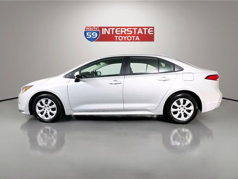 Certified 2025 Toyota Corolla LE FWD image 4
