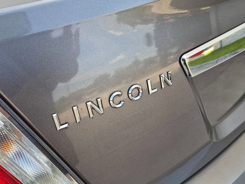 Used 2012 Lincoln MKS FWD image 29