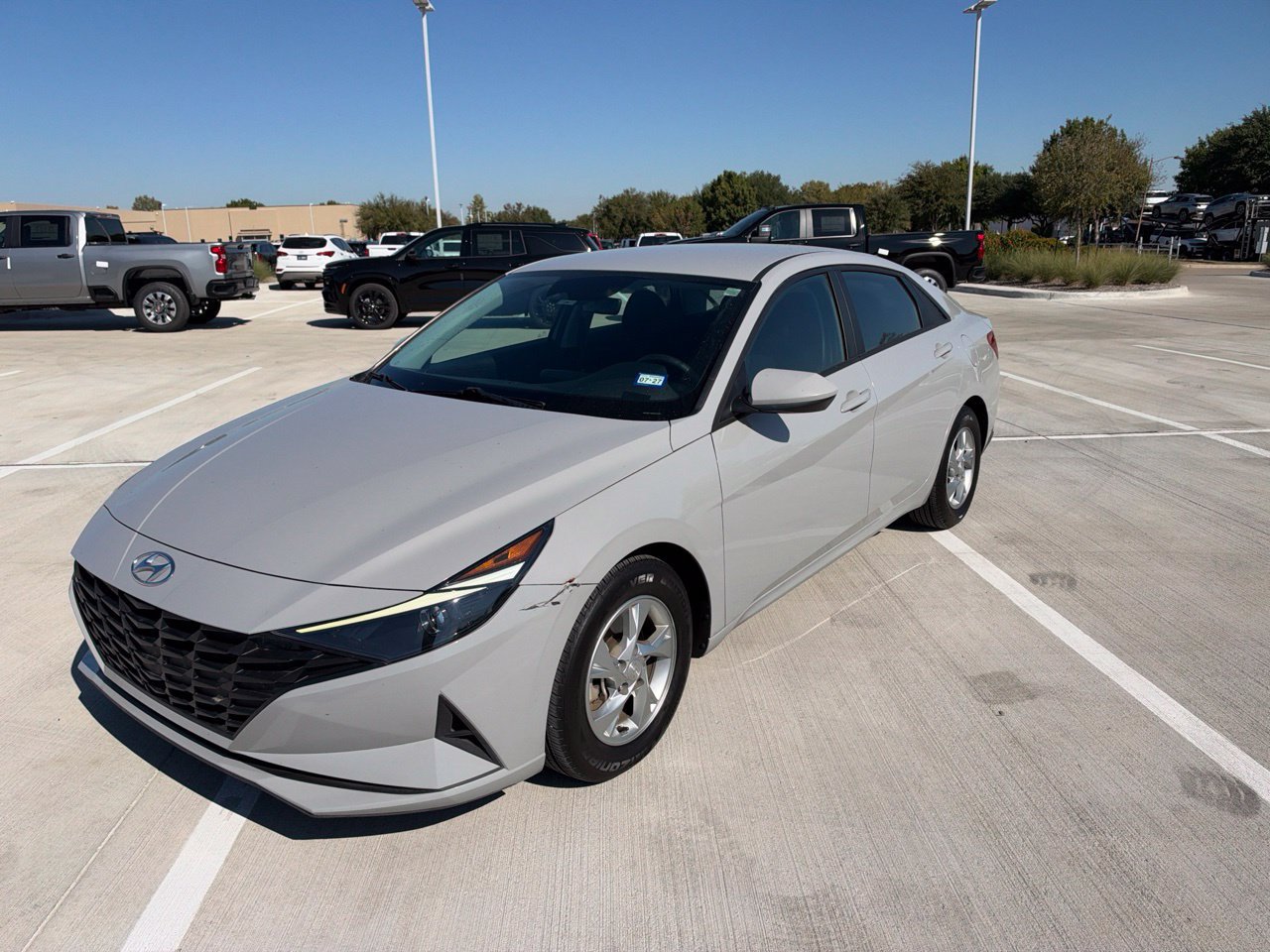 Used 2023 Hyundai Elantra SE FWD image 1