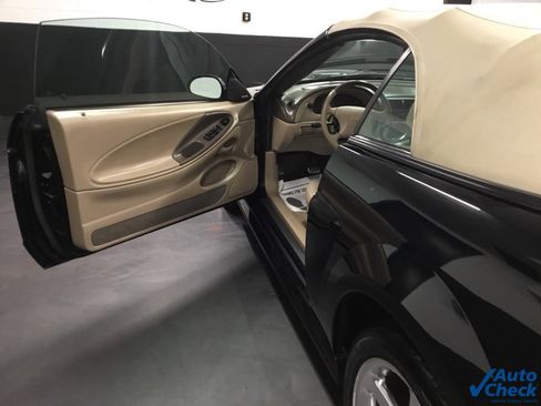 Used 2004 Ford Mustang GT image 32