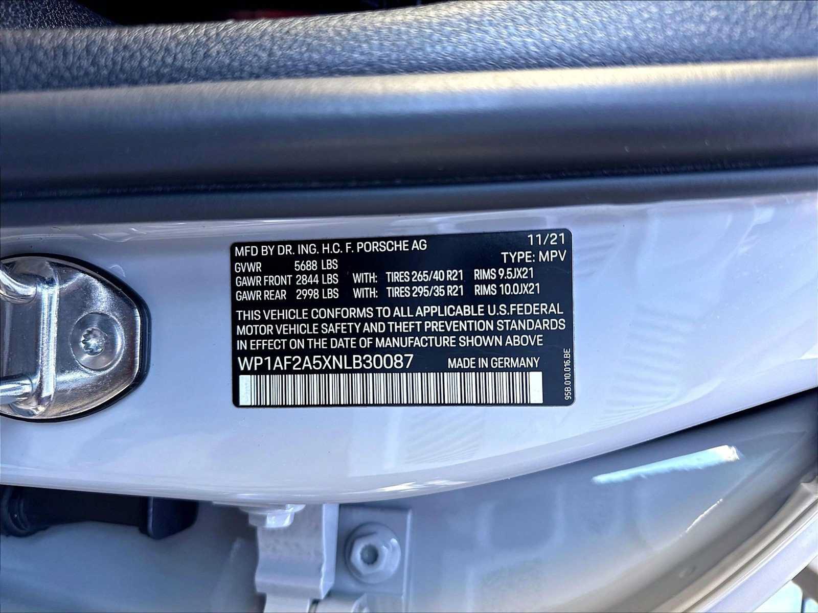 Certified 2022 Porsche Macan GTS AWD/4WD image 36