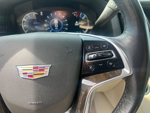 Used 2020 Cadillac Escalade Luxury w/ LPO, Radiant Package AWD/4WD image 32