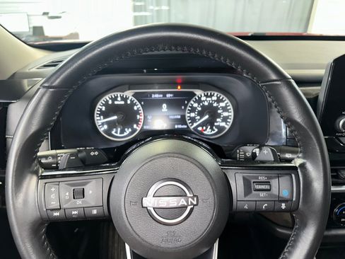 Used 2023 Nissan Pathfinder SV w/ Lighting Package (N92) AWD/4WD image 9