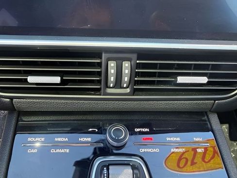 Used 2019 Porsche Cayenne image 27