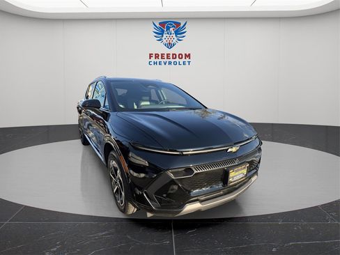 Used 2025 Chevrolet Equinox EV LT image 8