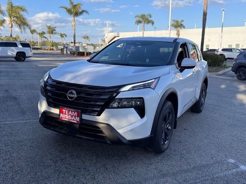 New 2026 Nissan Rogue SV FWD image 4