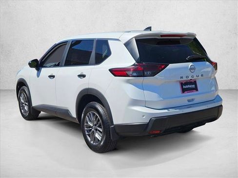 Used 2025 Nissan Rogue S FWD image 8