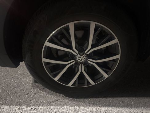 Used 2019 Volkswagen Tiguan SE image 6