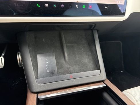 Used 2022 Tesla Model S image 10