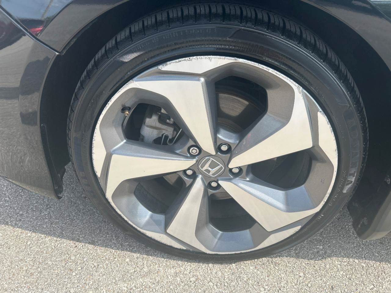 Used 2020 Honda Accord Touring image 11