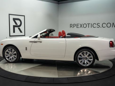 Used 2017 Rolls-Royce Dawn RWD image 12