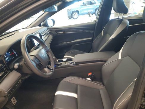 Used 2025 Toyota Camry SE image 14