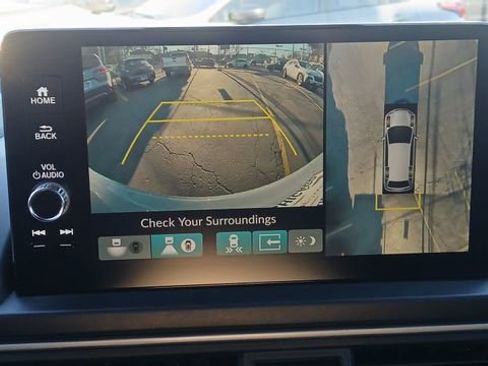 Used 2025 Honda Pilot Black Edition image 12