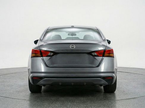 Used 2025 Nissan Altima 2.5 SV image 7