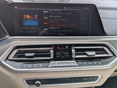Used 2021 BMW X5 xDrive40i w/ M Sport Package AWD/4WD image 13