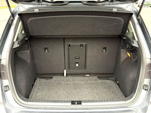 Used 2022 Volkswagen Taos SE image 10