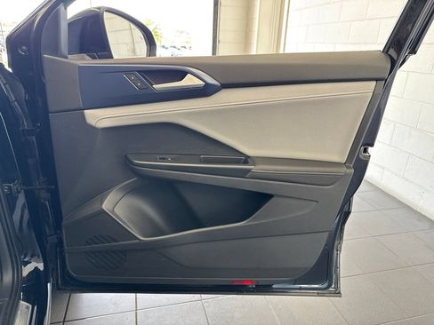 Used 2024 Volkswagen Taos SE FWD image 48
