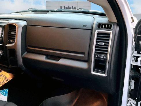 Used 2021 RAM 1500 Classic SLT image 24