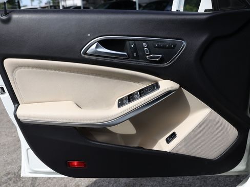 Used 2019 Mercedes-Benz CLA 250 image 44