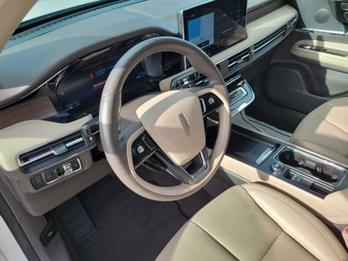 Certified 2024 Lincoln Corsair Reserve FWD image 14