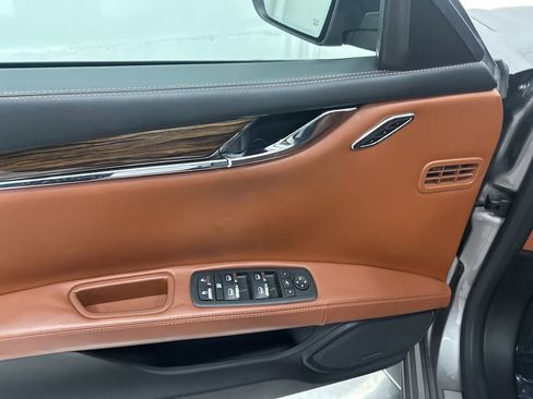 Used 2018 Maserati Quattroporte S image 12