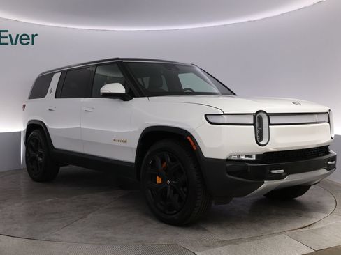 Used 2023 Rivian R1S Adventure AWD/4WD image 13