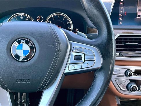 Used 2019 BMW 740i w/ M Sport Package image 12