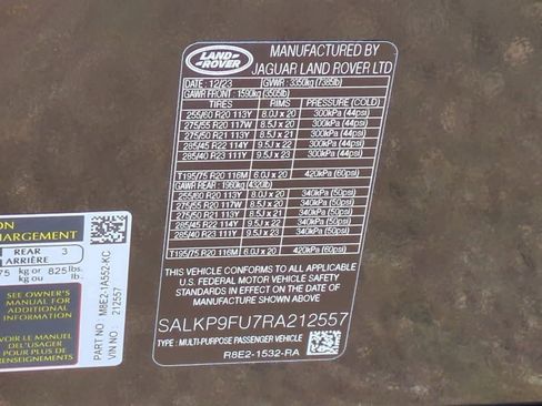 Certified 2024 Land Rover Range Rover SE image 37