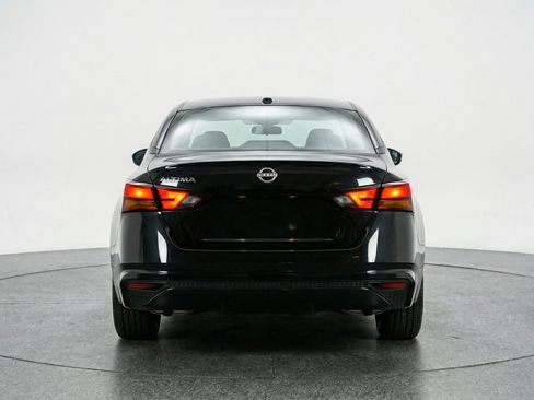 Used 2025 Nissan Altima 2.5 SV image 7