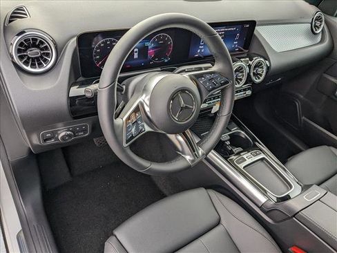 Certified 2025 Mercedes-Benz GLA 250 image 3