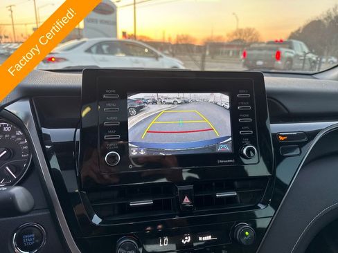 Used 2021 Toyota Camry SE w/ Convenience Package image 14